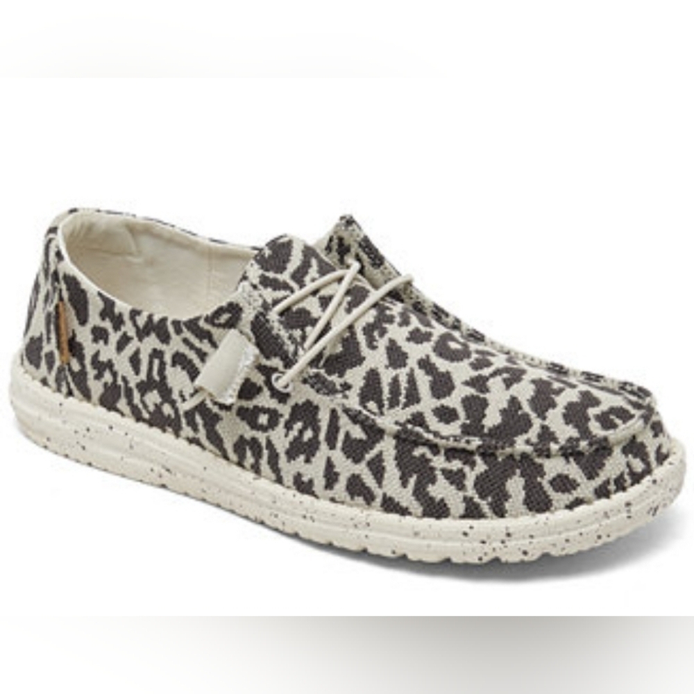 Hey Dude Wendy Woven Cheetah Grey slip-on shoes Size 9 Women